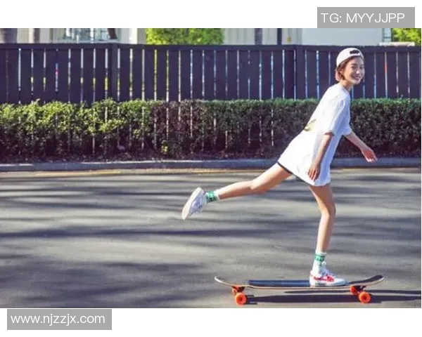 滑板战术解析：广州滑板队独特盯防体系的深度剖析与应用